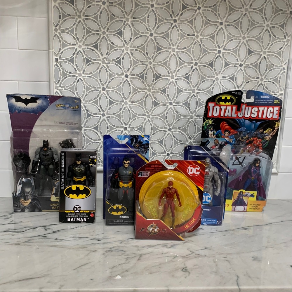 DC Collector Lot — Vintage 1997 Huntress + Modern‎ Spin Master Cyborg & More